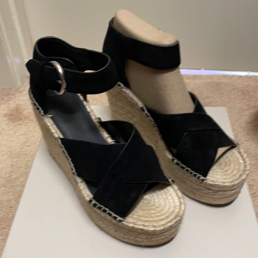 Marc Fisher Amari wedges